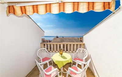 Balkon ili terasa u objektu 1 Bedroom Awesome Apartment In Makarska
