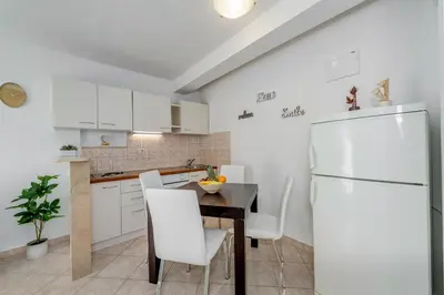 Kuhinja ili čajna kuhinja u objektu Apartment Beach