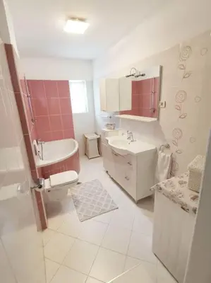 Kupaonica u objektu Apartman Pejić