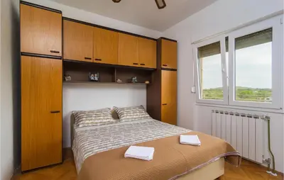 Krevet ili kreveti u jedinici u objektu Beautiful Apartment In Gornje Selo With Wifi