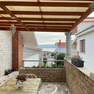 Apartment in Duce with sea view