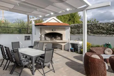 Popločani dio dvorišta ili vanjski dio objekta Apartment Villa Anđelka