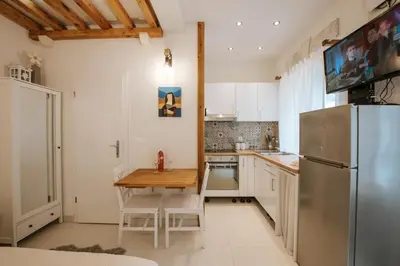 Kuhinja ili čajna kuhinja u objektu House Cicibela