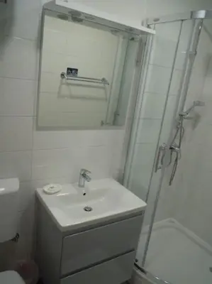 Kupaonica u objektu Riva Brela