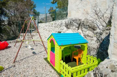 Dječje igralište u objektu Holiday Home Moliva