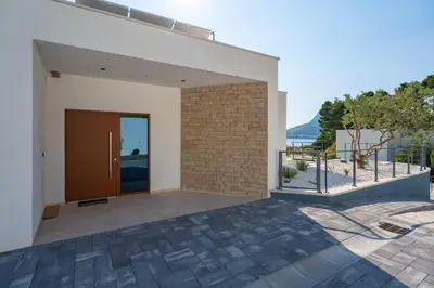 Balkon ili terasa u objektu Seafront Villa Kiara with 5 en-suite bedrooms in Omiš