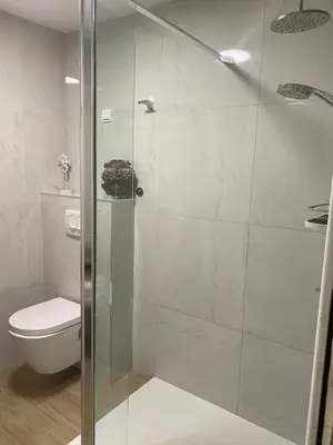Kupaonica u objektu Villa de Blue2-Rooftop Pool & Jacuzzi