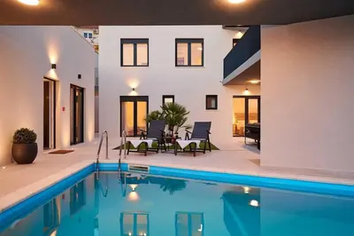 Bazen u objektu Villa Stella, private pool, sleeps 12, Dugi Rat ili u blizini