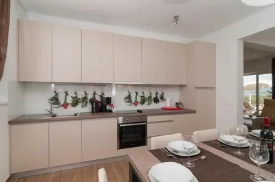 Kuhinja ili čajna kuhinja u objektu Family friendly house with a swimming pool Skrip, Brac - 20897
