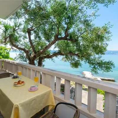 Apartments and Room Jure