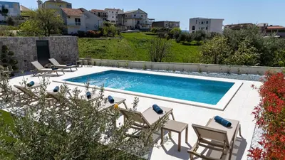 Bazen u objektu Villa Donatella ili u blizini
