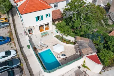 Bazen u objektu Casa Barbiere Hvar ili u blizini