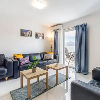 Luka 2 SEA&Beach front apartment